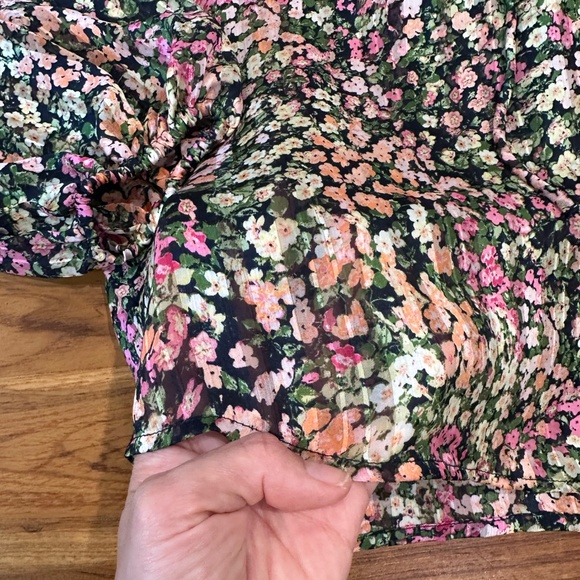 H&M Floral Peasant Top Size Small - Picture 5 of 9